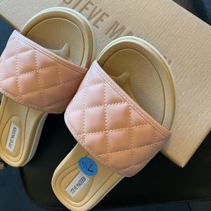 Steve Madden slipper- new with box